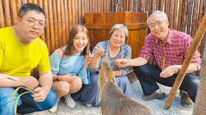 阿嬷外婆接连过世 林逸欣陪爸妈走出丧亲痛