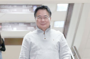 蔡正元自曝从童工到立委成长经历：母亲1句话让他"弃美高薪回台" !